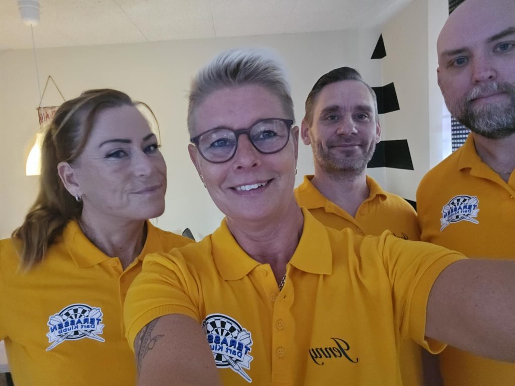 Terassen: Annika, Jenny, Joakim och jag (Johan).